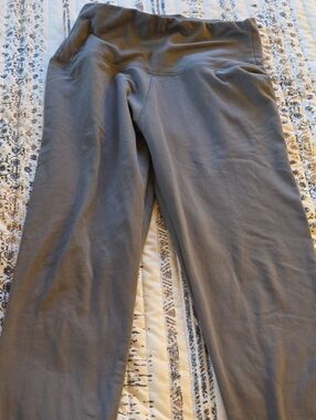 Gray High-Waist Stretch Leggings